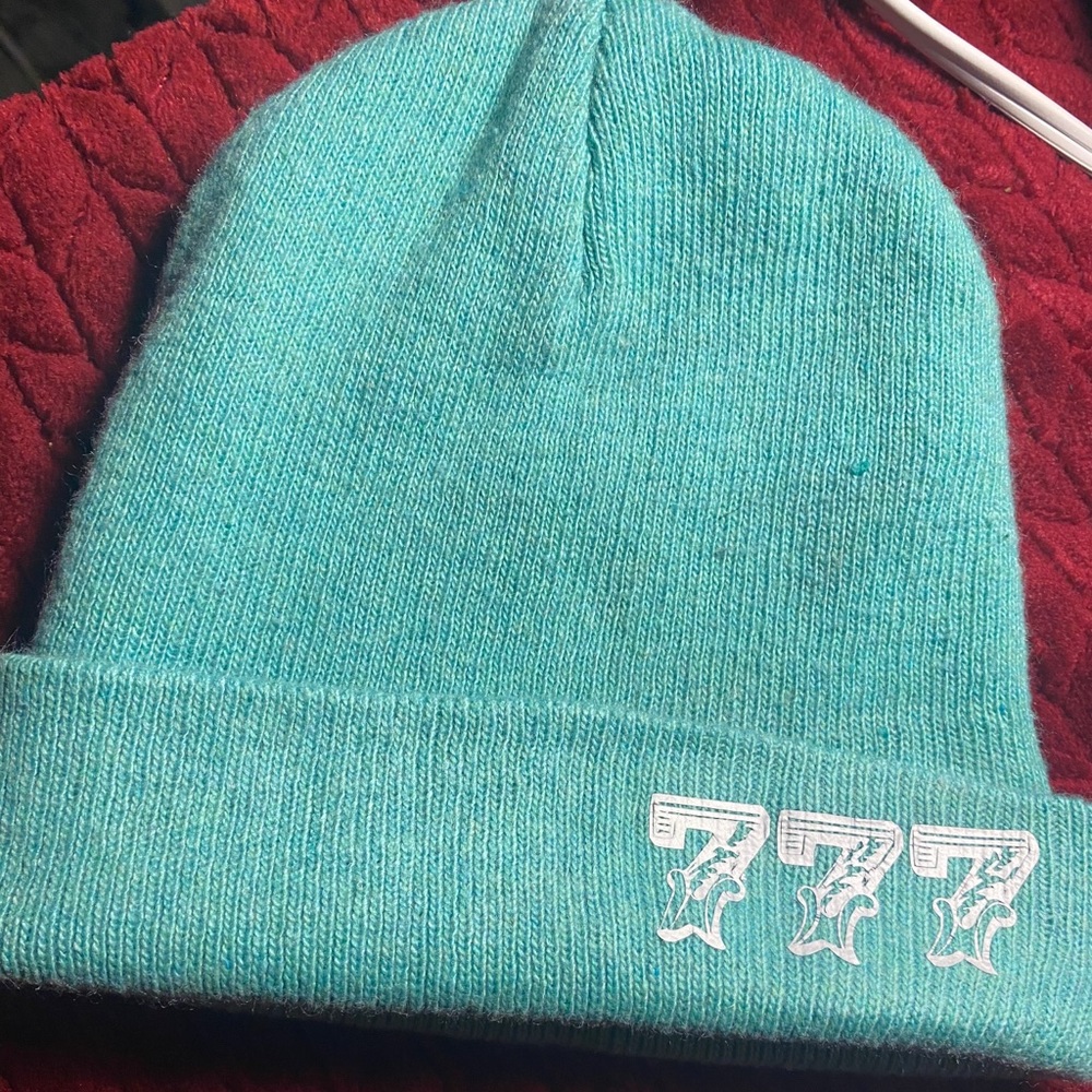 777 ✨ - Picture 2 of 2